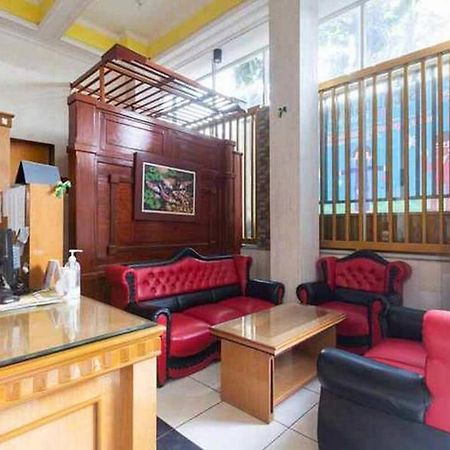 Homestay Gayatri Sawojajar Near Univ Negeri Malang Kampus 2 Mitra Reddoorz Dış mekan fotoğraf