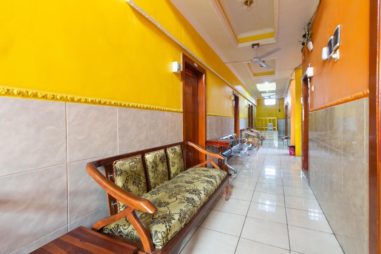 Homestay Gayatri Sawojajar Near Univ Negeri Malang Kampus 2 Mitra Reddoorz Dış mekan fotoğraf