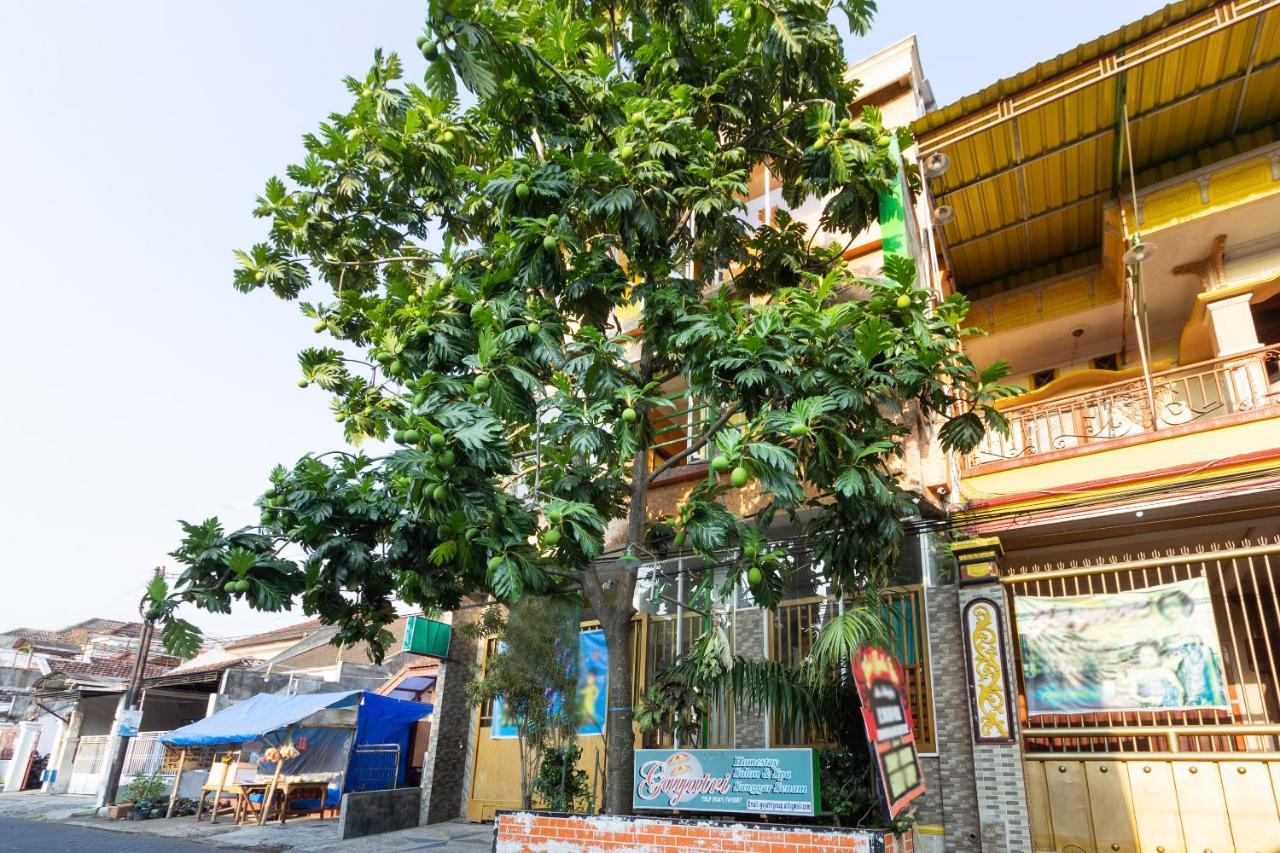 Homestay Gayatri Sawojajar Near Univ Negeri Malang Kampus 2 Mitra Reddoorz Dış mekan fotoğraf