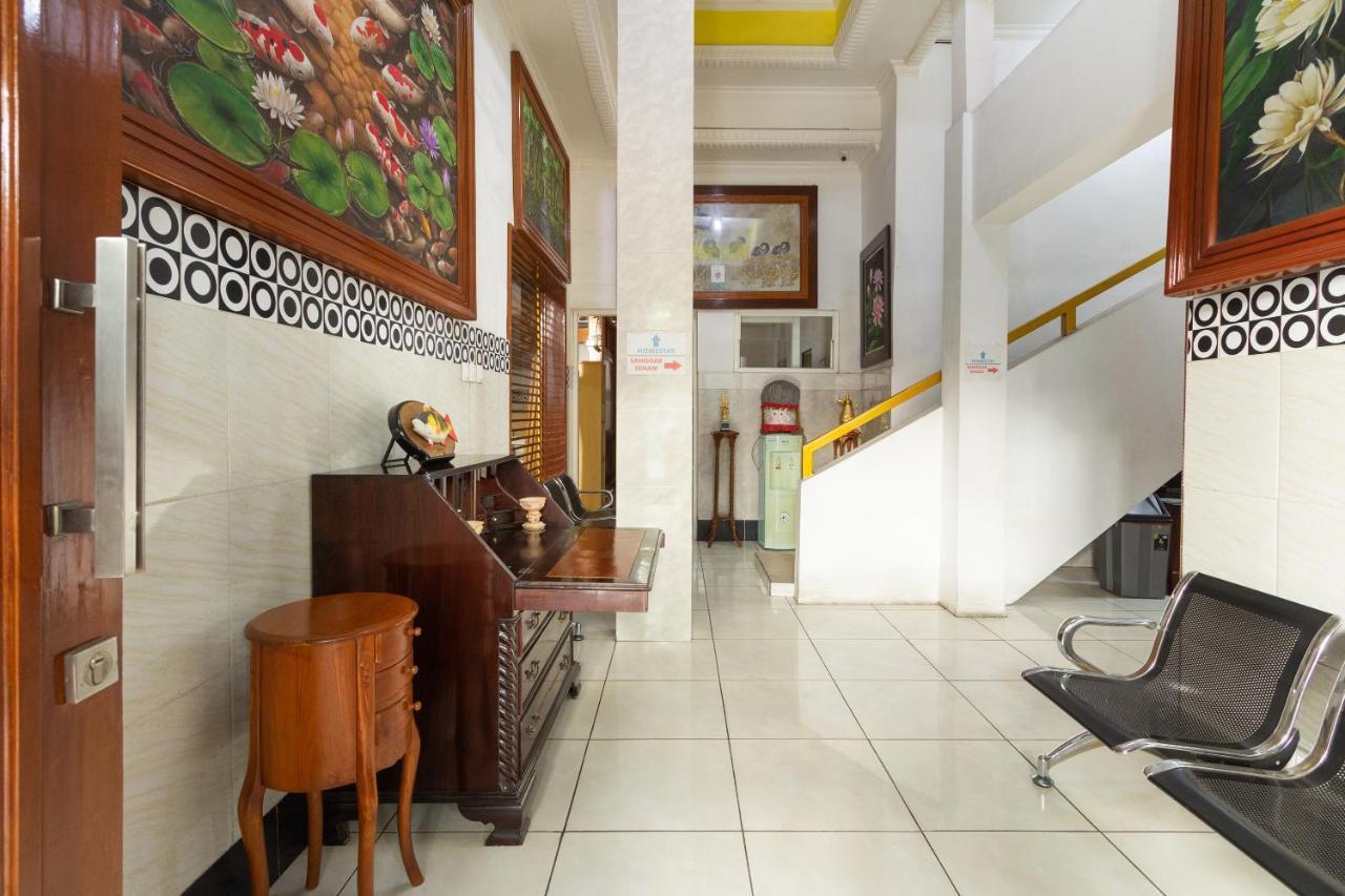 Homestay Gayatri Sawojajar Near Univ Negeri Malang Kampus 2 Mitra Reddoorz Dış mekan fotoğraf