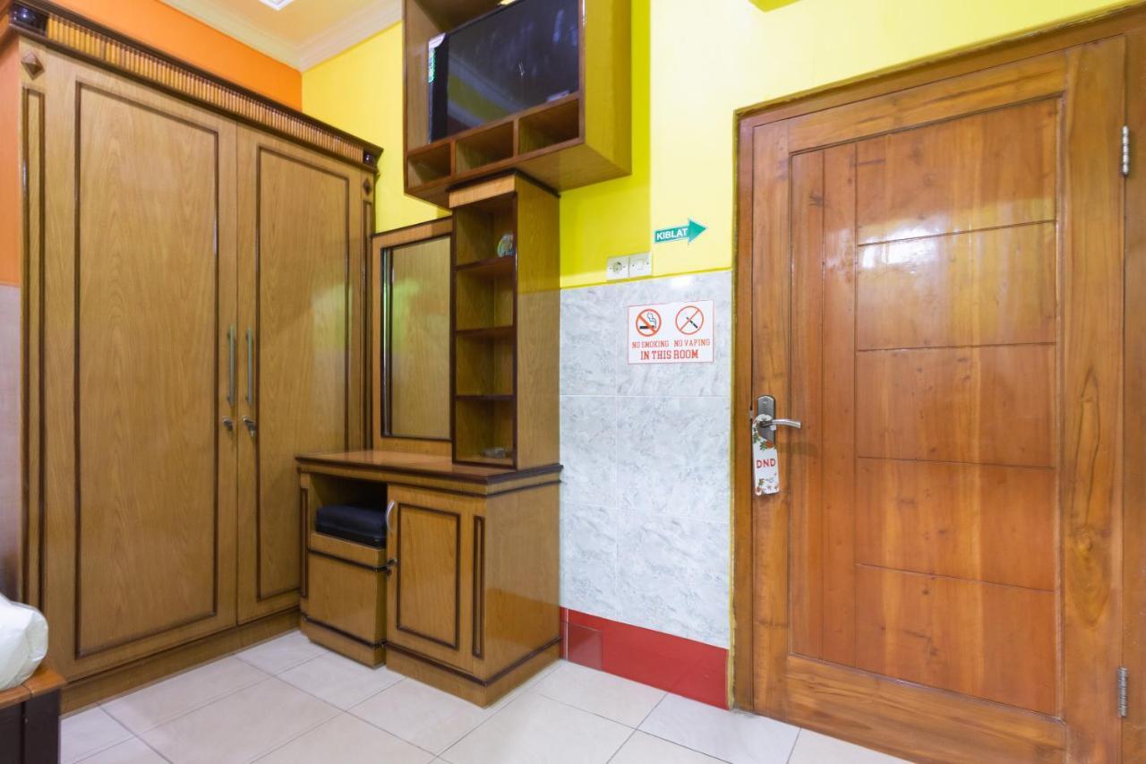 Homestay Gayatri Sawojajar Near Univ Negeri Malang Kampus 2 Mitra Reddoorz Dış mekan fotoğraf