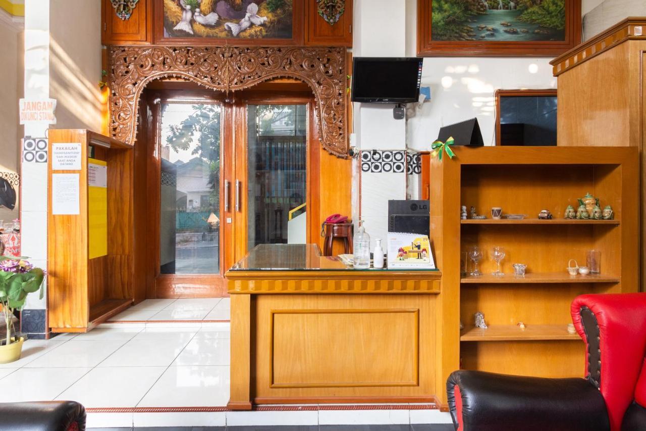 Homestay Gayatri Sawojajar Near Univ Negeri Malang Kampus 2 Mitra Reddoorz Dış mekan fotoğraf