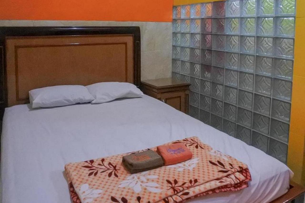 Homestay Gayatri Sawojajar Near Univ Negeri Malang Kampus 2 Mitra Reddoorz Dış mekan fotoğraf