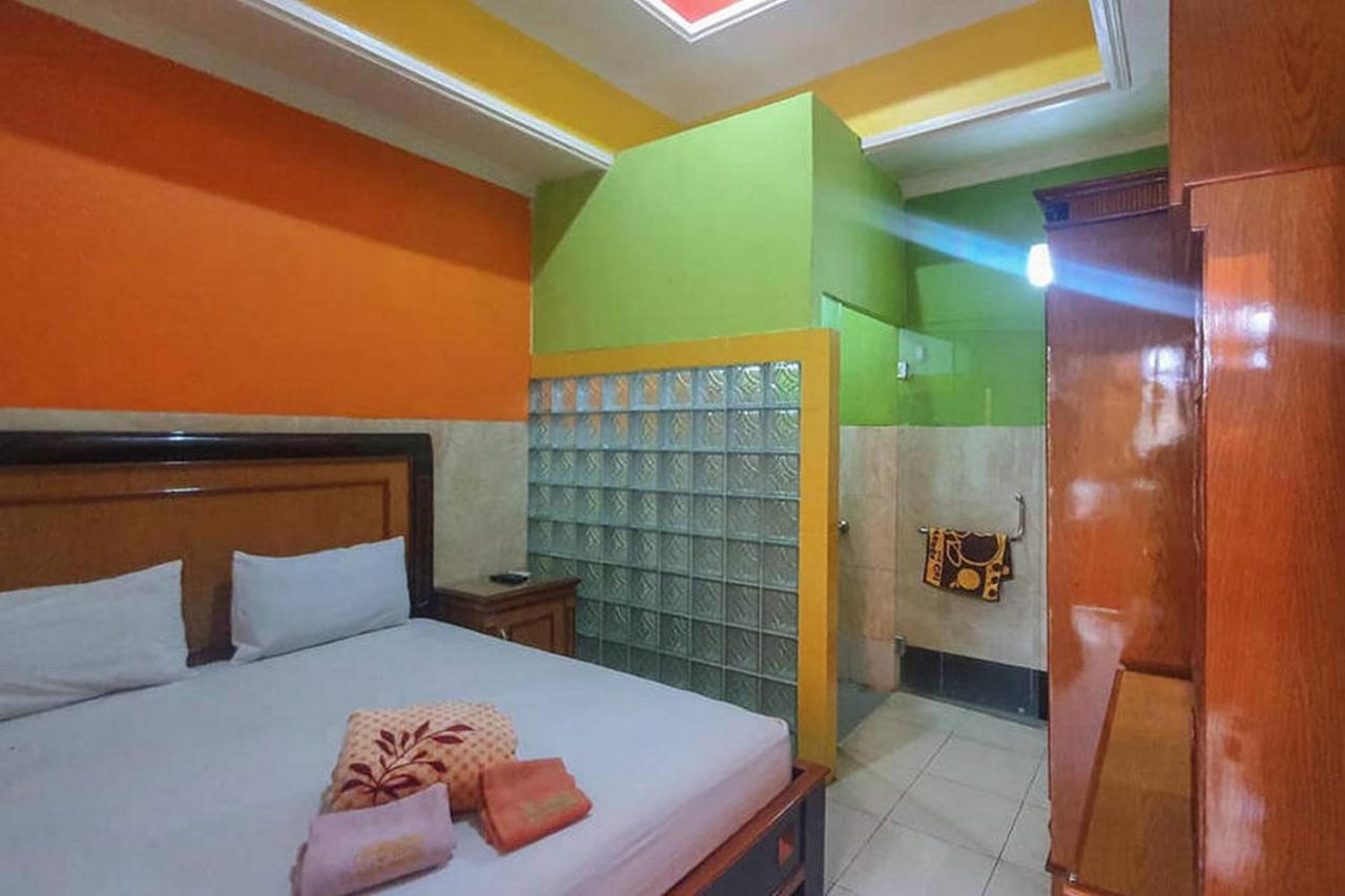 Homestay Gayatri Sawojajar Near Univ Negeri Malang Kampus 2 Mitra Reddoorz Dış mekan fotoğraf