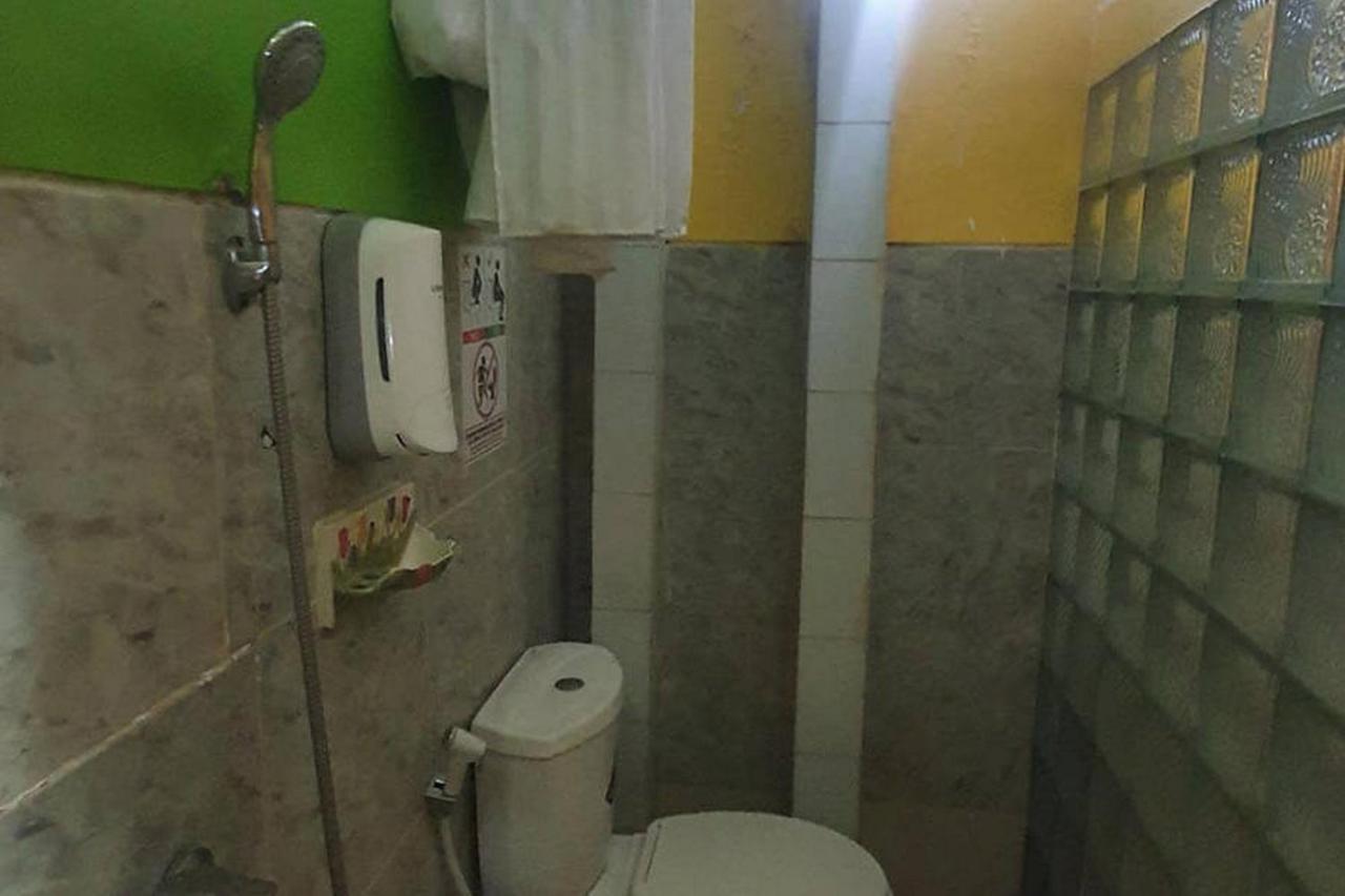Homestay Gayatri Sawojajar Near Univ Negeri Malang Kampus 2 Mitra Reddoorz Dış mekan fotoğraf